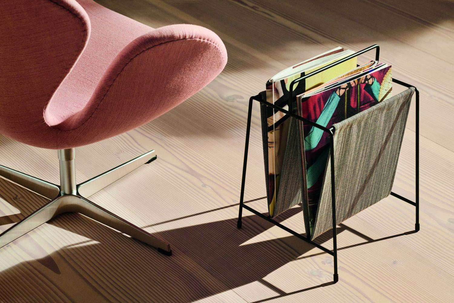 Fritz Hansen Zeitschriften Halter kaufen | SCHÖNER WOHNEN-Shop