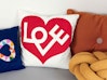 Vitra - Graphic Print Kussen Love - rood - 3 - Preview