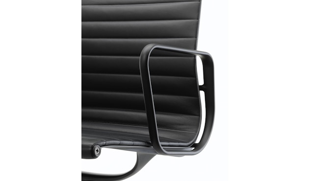 Vitra - Aluminium Chair - EA 108 - 12