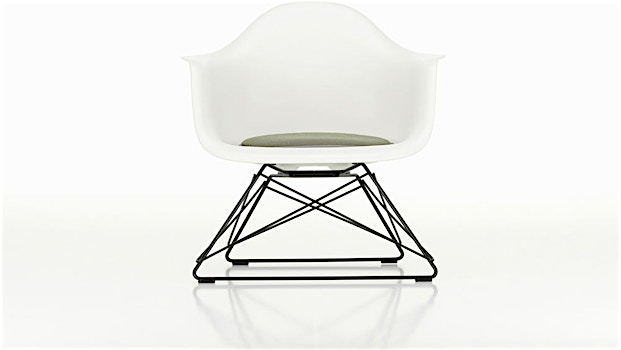 `Vitra - LAR Eames Plastic Armchair mit Sitzpolster  - 1