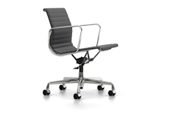 Vitra - Aluminium Chair EA 117, structure polie, roulettes souples pour sols durs - 4