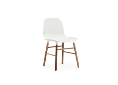 Normann Copenhagen - Form Stuhl mit Holzgestell - weiß - Walnuss - 1