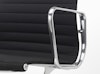 Vitra - Aluminium Chair EA 117, structure polie, roulettes souples pour sols durs - 8 - Aperçu