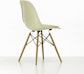Vitra - Eames Fiberglass Side Chair DSW met zitbekleding - 2 - Preview