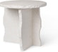 ferm LIVING - Table Mineral Sculptural 52 x 52 cm - marbre blanc Curia, blanc - 1 - Aperçu