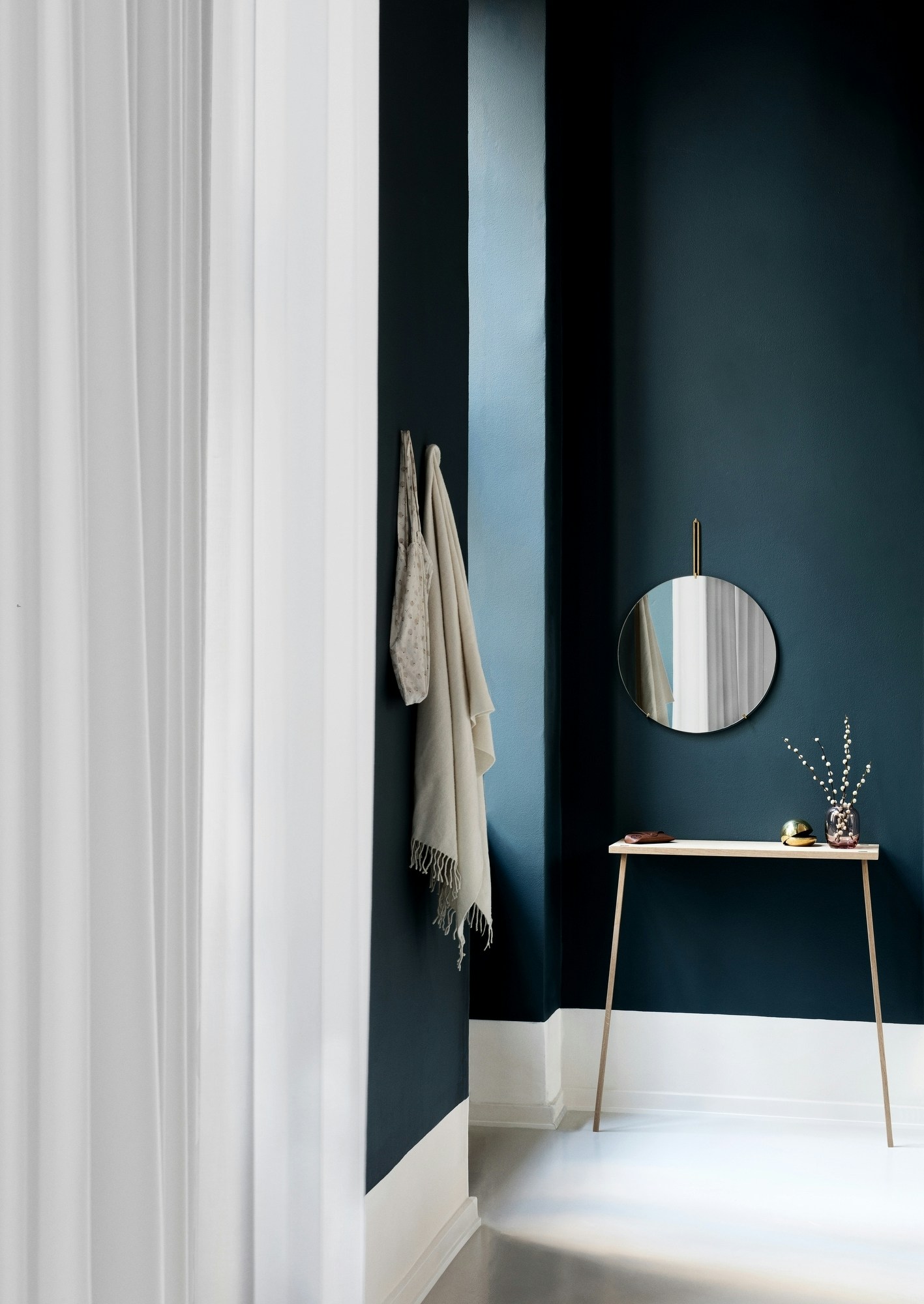 Bestel Wall Mirror van Moebe voor slechts € 115 - originele