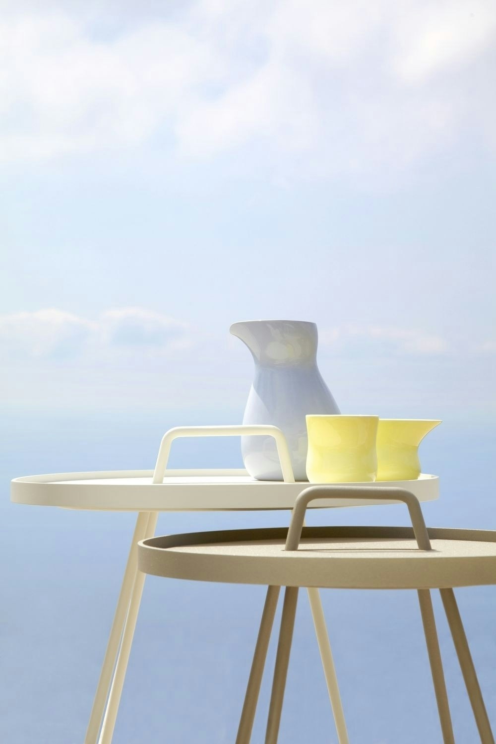 Cane Line Outdoor On The Move Beistelltisch Shop I Design Bestseller De