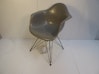 Design Outlet - Vitra - Eames Fiberglass Chair DAR - Gestell schwarz - Sitzschale Eames Raw Umber (Retournr. 228769) - 5 - Vorschau
